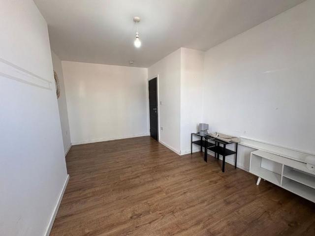 Apartment for rent in Abbey Park, Barton In Fabis