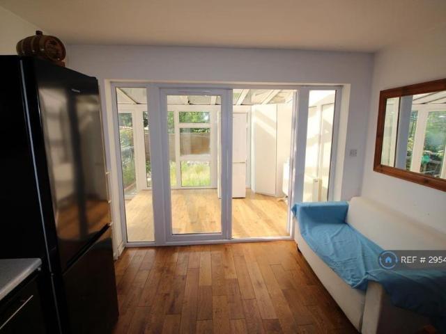 Apartment for rent in Friern Barnet, Greater London
