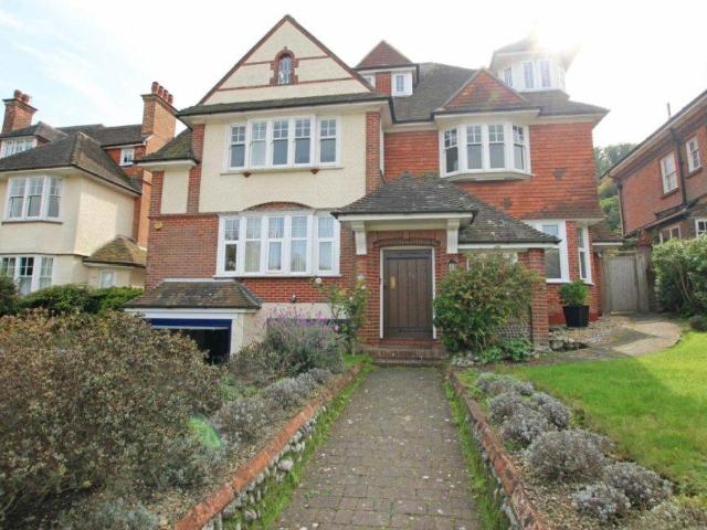 Flat for rent in Holywell, Eastbourne