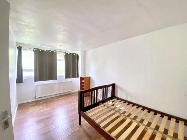 Flat for rent in South Tottenham, Greater London