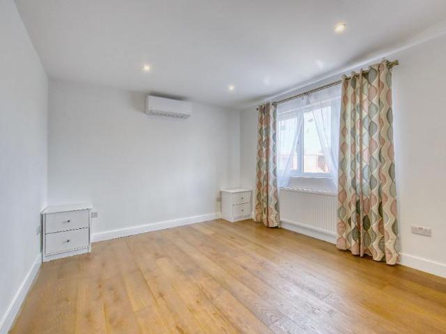 Apartment for rent in Royal Borough of Kingston upon Thames, Greater London