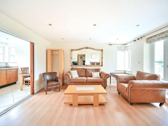 Apartment for rent in Kew, Greater London