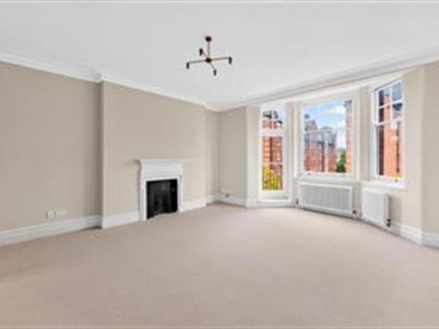 Apartment for rent in Lot's Village, Greater London