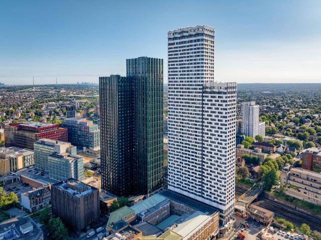 Flat for rent in London Borough of Croydon, Greater London