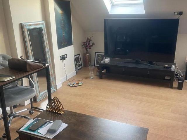 Apartment for rent in Lane, Greater London
