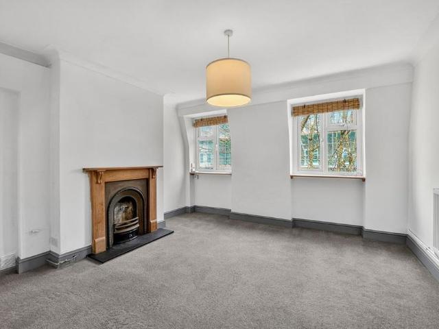 Apartment for rent in Mortlake, Greater London