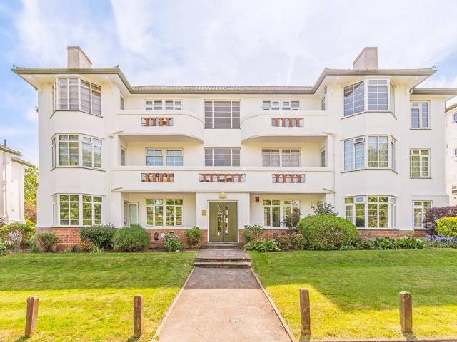 Flat for rent in Carshalton Beeches, Greater London