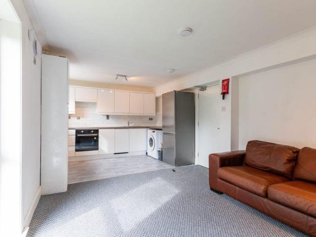 Apartment for rent in East Craigs, Scotland