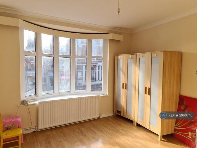 Flat for rent in Hendon, Greater London