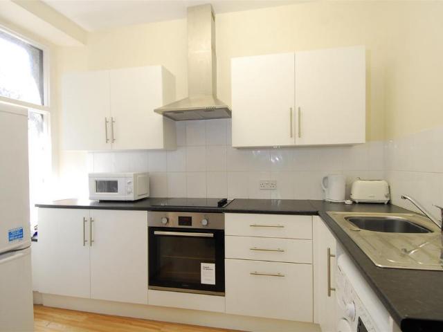Flat for rent in Mount Wise