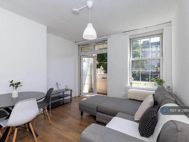 Apartment for rent in North Kensington, Greater London