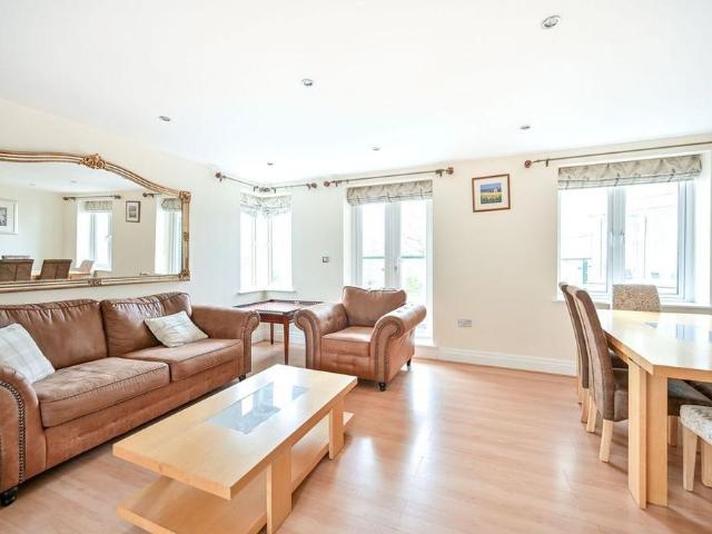 Apartment for rent in Kew, Greater London
