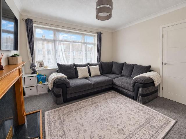 Apartment for rent in Sidley, Heathlands