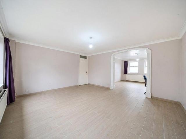 Apartment for rent in Harrow On The Hill, Greater London