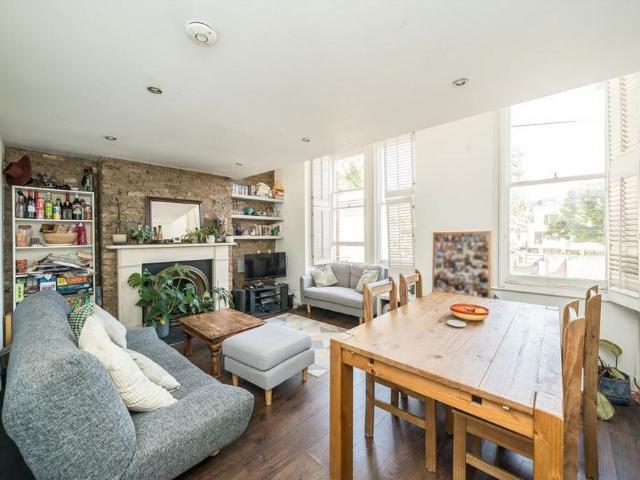 Apartment for rent in Clapham Park, Greater London