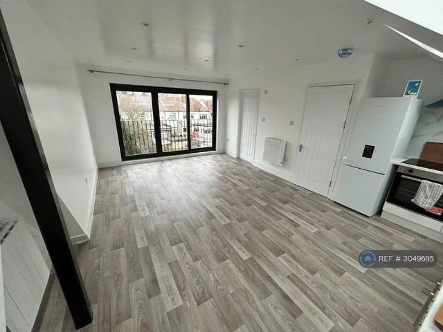 Apartment for rent in Alperton, Greater London
