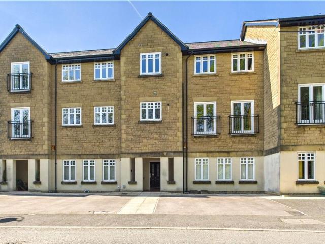 Flat for rent in Bulk, Bare
