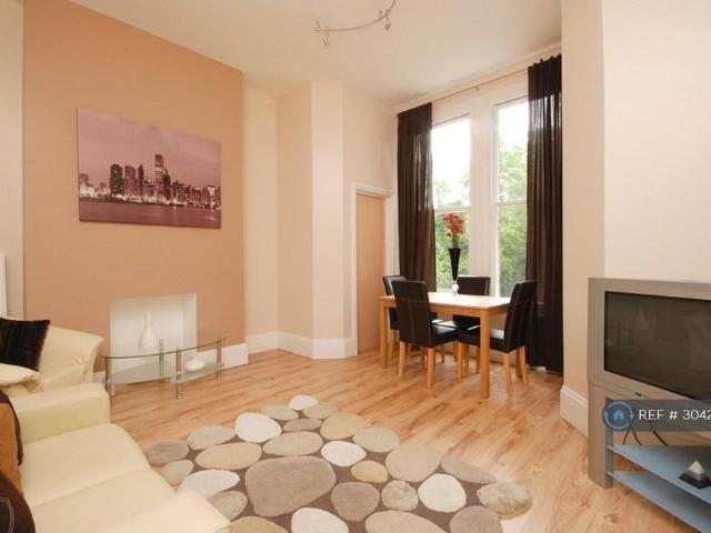 Apartment for rent in Brondesbury Park, Greater London