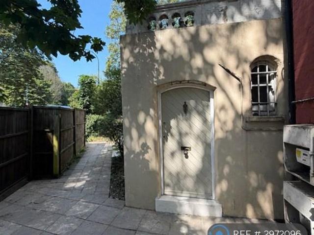 Flat for rent in London Borough of Lewisham, Forest Hill