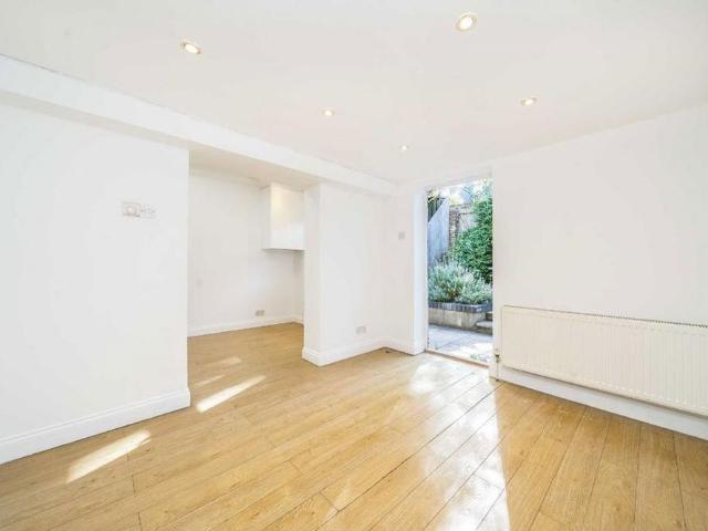 Apartment for rent in London Borough of Hounslow, Greater London