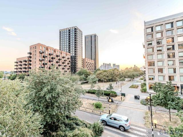 Flat for rent in East Greenwich, Greater London