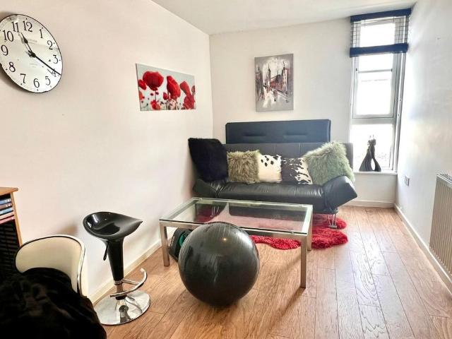 Apartment for rent in Bede Island, Old Wharf