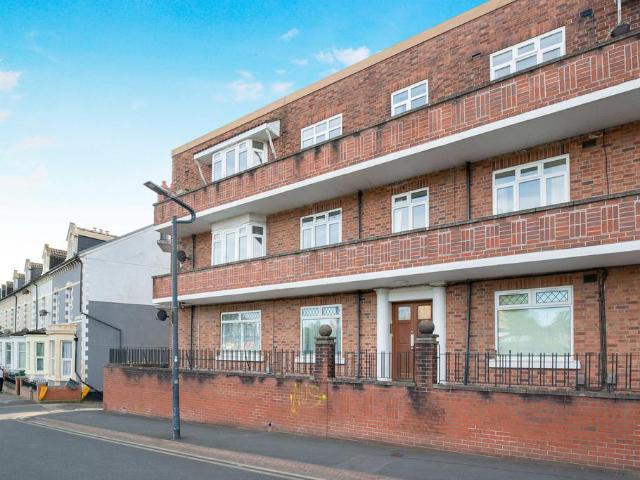 Flat for rent in Falcon Lodge, Wales