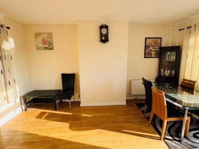 Apartment for rent in Lower Halliford, Surrey