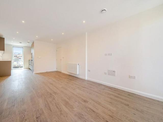 Apartment for rent in New Town, Monks Orchard
