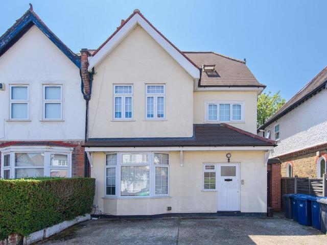 Flat for rent in Temple Fortune, Greater London