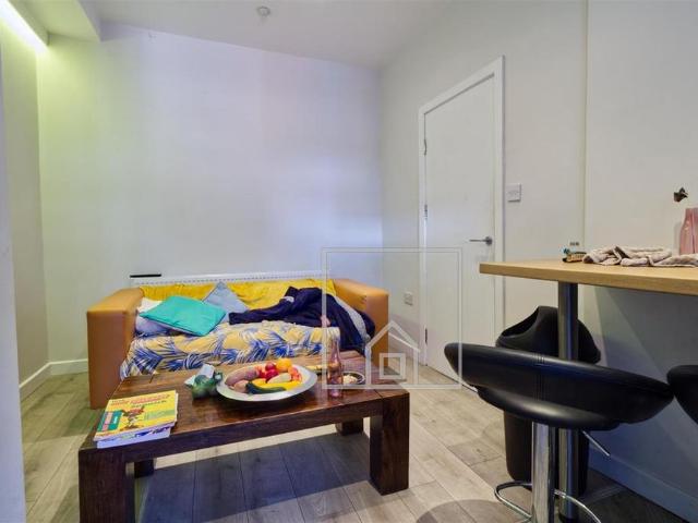 Apartment for rent in Hyde Park, West Yorkshire