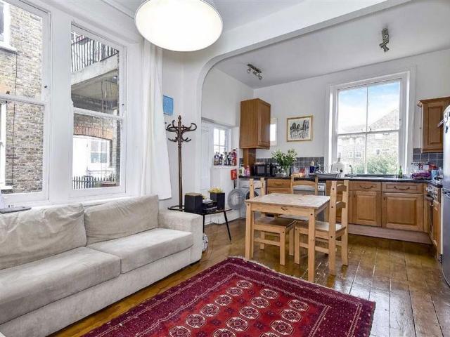 Apartment for rent in Stockwell Park, Greater London