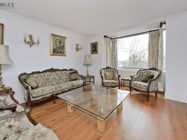 Flat for rent in Kensington, Greater London