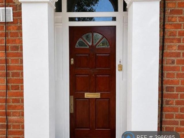 Flat for rent in Loxford, Seven Kings