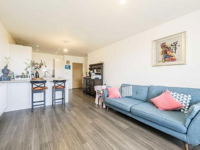 Apartment for rent in London Borough of Hounslow, Spring Grove