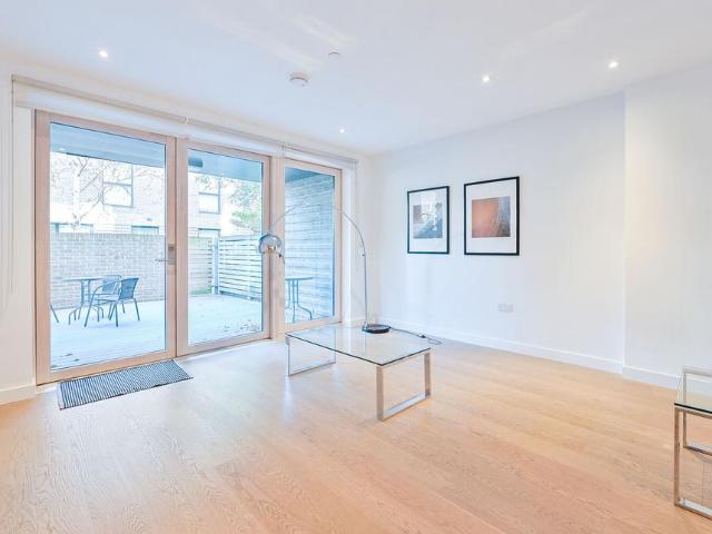 Flat for rent in Browning Estate, Greater London