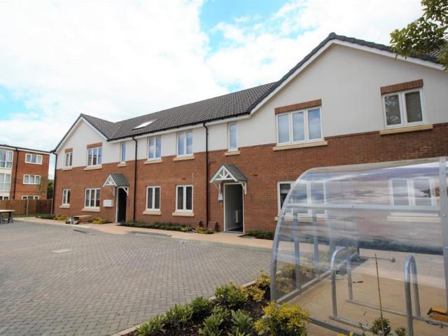 Flat for rent in Kingswood, North Watford
