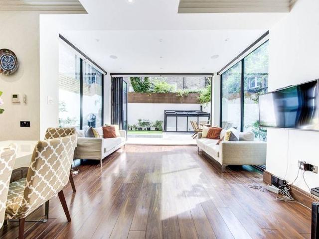 Apartment for rent in St. John's Wood, Isle Of Man