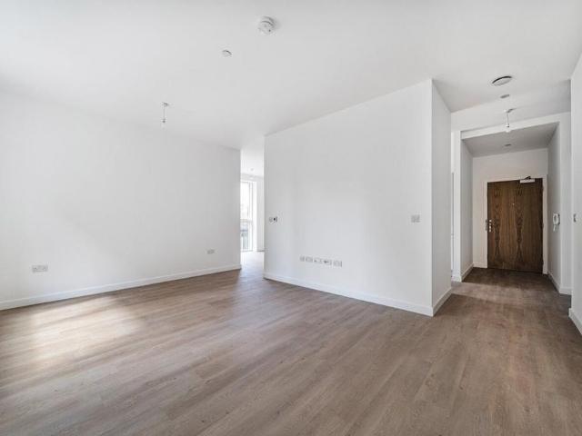 Apartment for rent in Gascoigne Estate, Greater London
