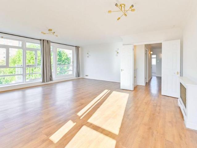 Apartment for rent in Swiss Cottage, Greater London