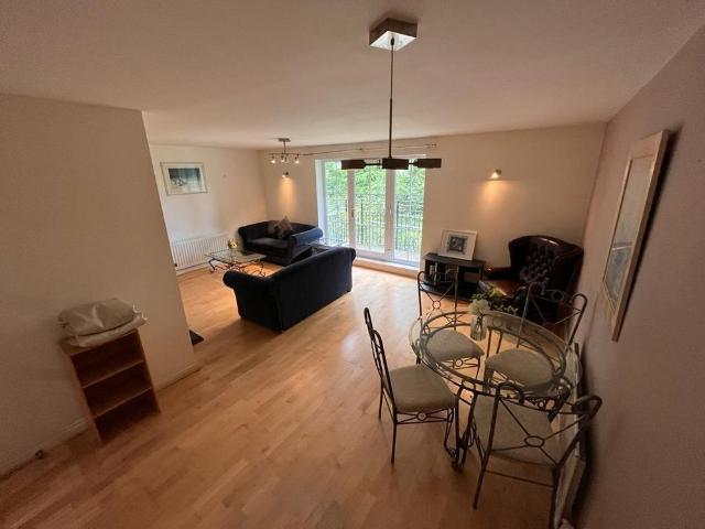 Apartment for rent in Weetwood, West Yorkshire