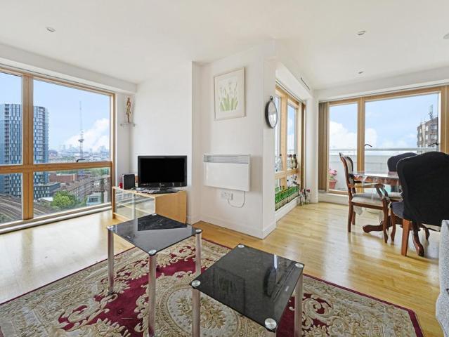 Flat for rent in Elephant and Castle, Greater London