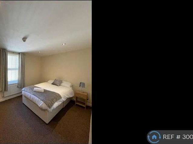 Flat for rent in Nangreaves, Wales