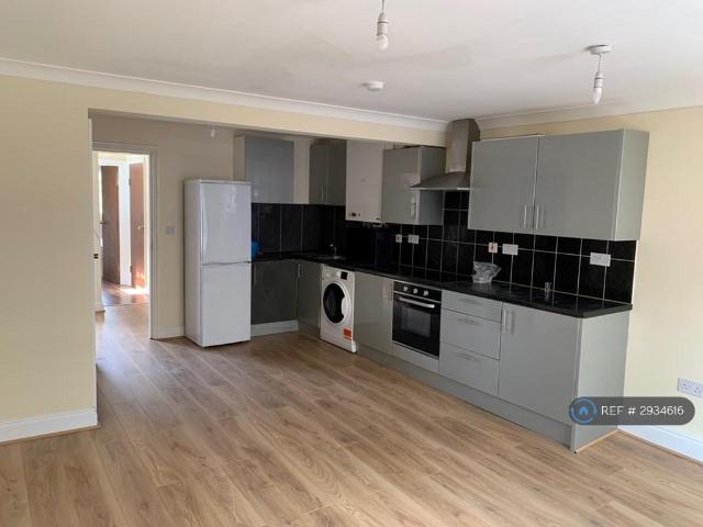Flat for rent in South Hackney, Greater London
