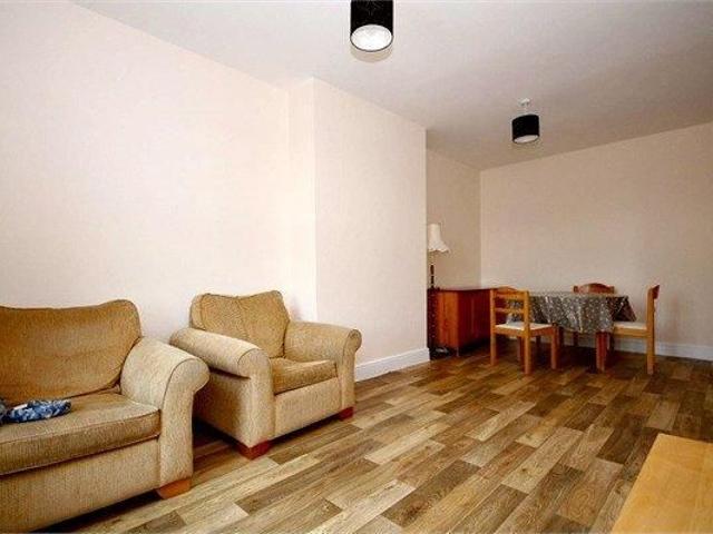 Apartment for rent in Scotch Estate, Greater London