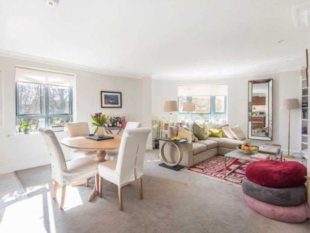 Apartment for rent in Holywell, The Slade