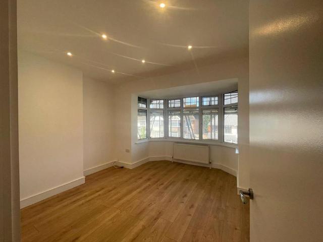 Apartment for rent in Lane, Greater London