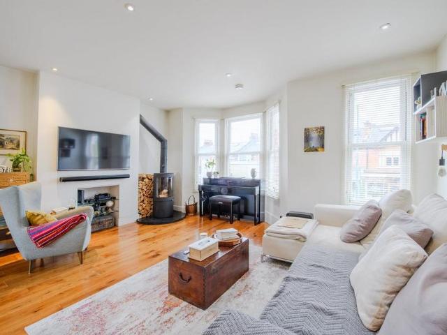 Apartment for rent in East Sheen, Greater London
