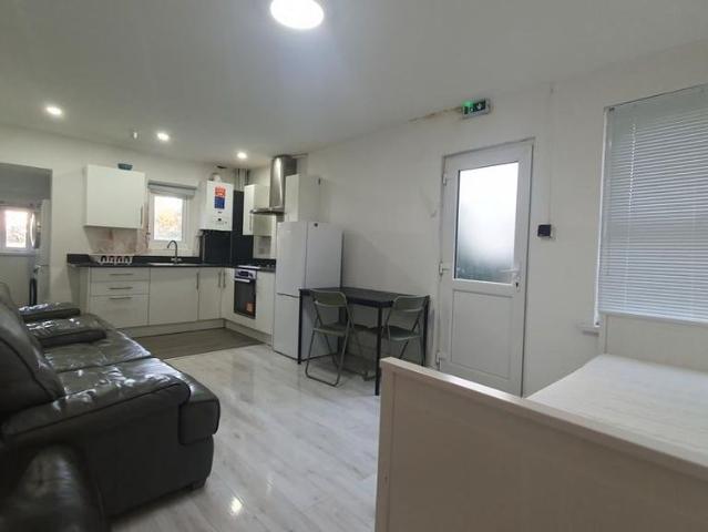 Apartment for rent in Falcon Lodge, Wales