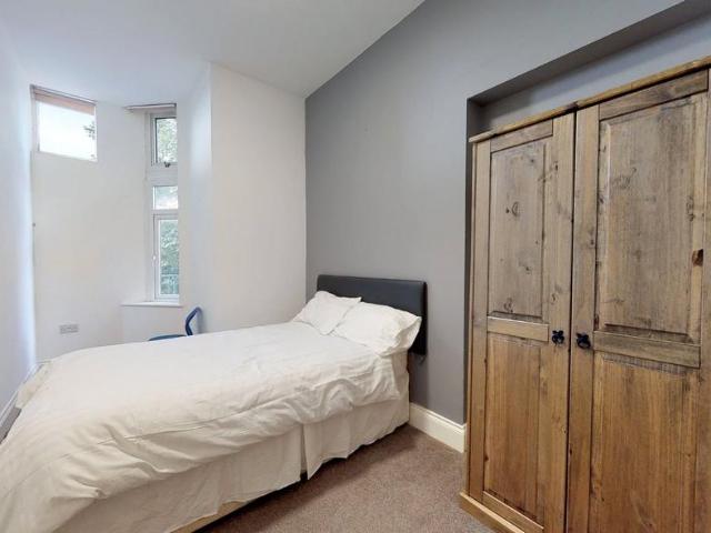 Flat for rent in Greenbank, Mount Wise